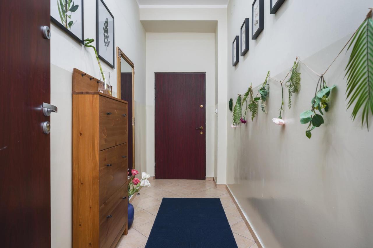 2 Bedroom Apartment Next To The Main Railway Station - By Upstairs Krakow Dış mekan fotoğraf