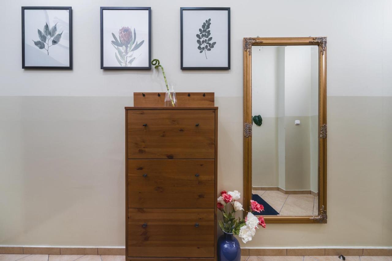 2 Bedroom Apartment Next To The Main Railway Station - By Upstairs Krakow Dış mekan fotoğraf