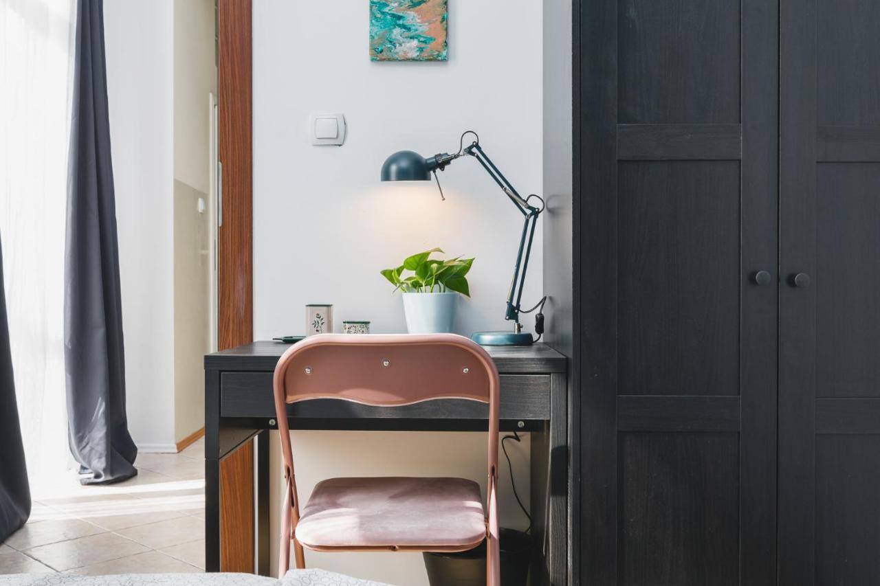 2 Bedroom Apartment Next To The Main Railway Station - By Upstairs Krakow Dış mekan fotoğraf
