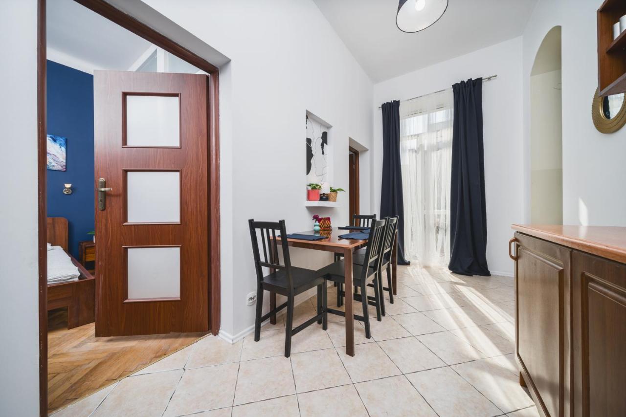 2 Bedroom Apartment Next To The Main Railway Station - By Upstairs Krakow Dış mekan fotoğraf